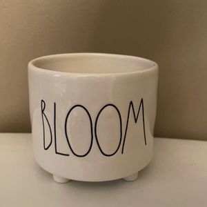 Rae Dunn - BLOOM - pot